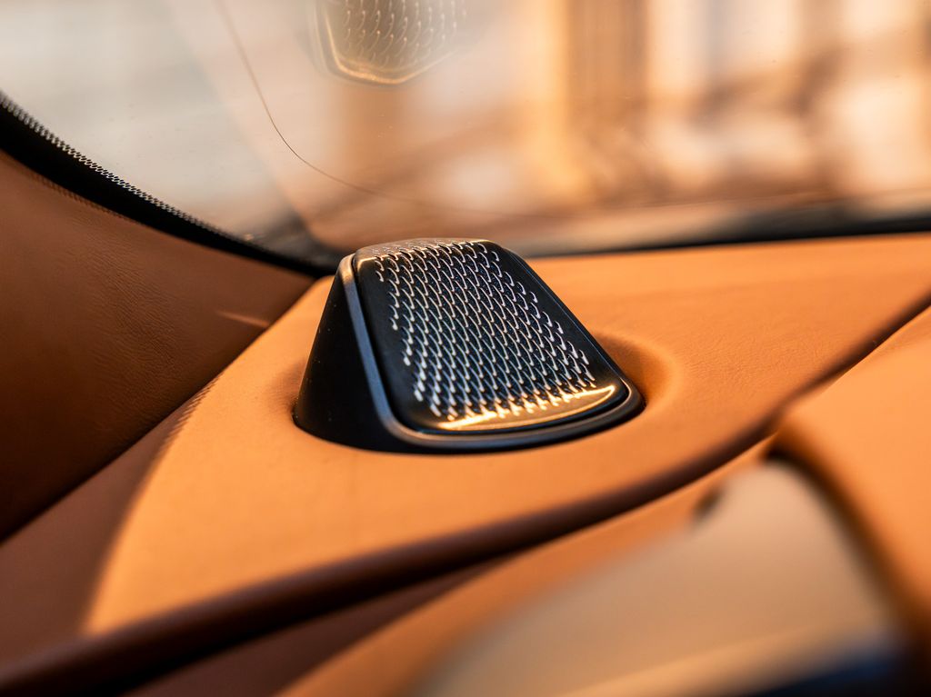 Aston Martin Vanquish 2025