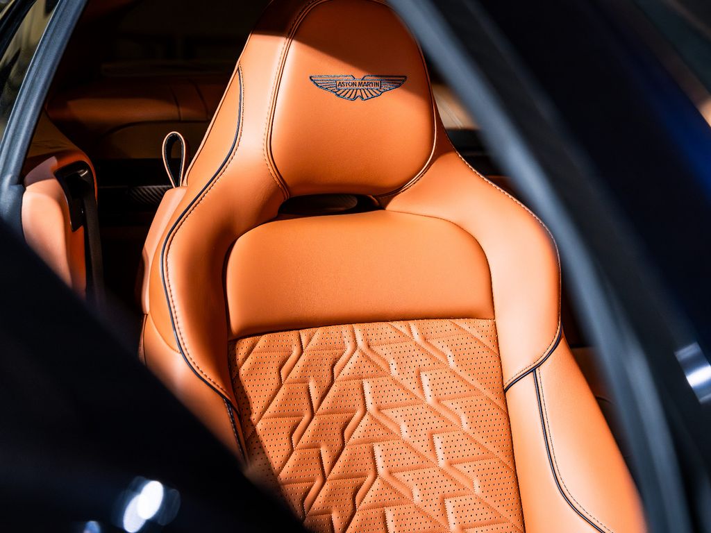 Aston Martin Vanquish 2025