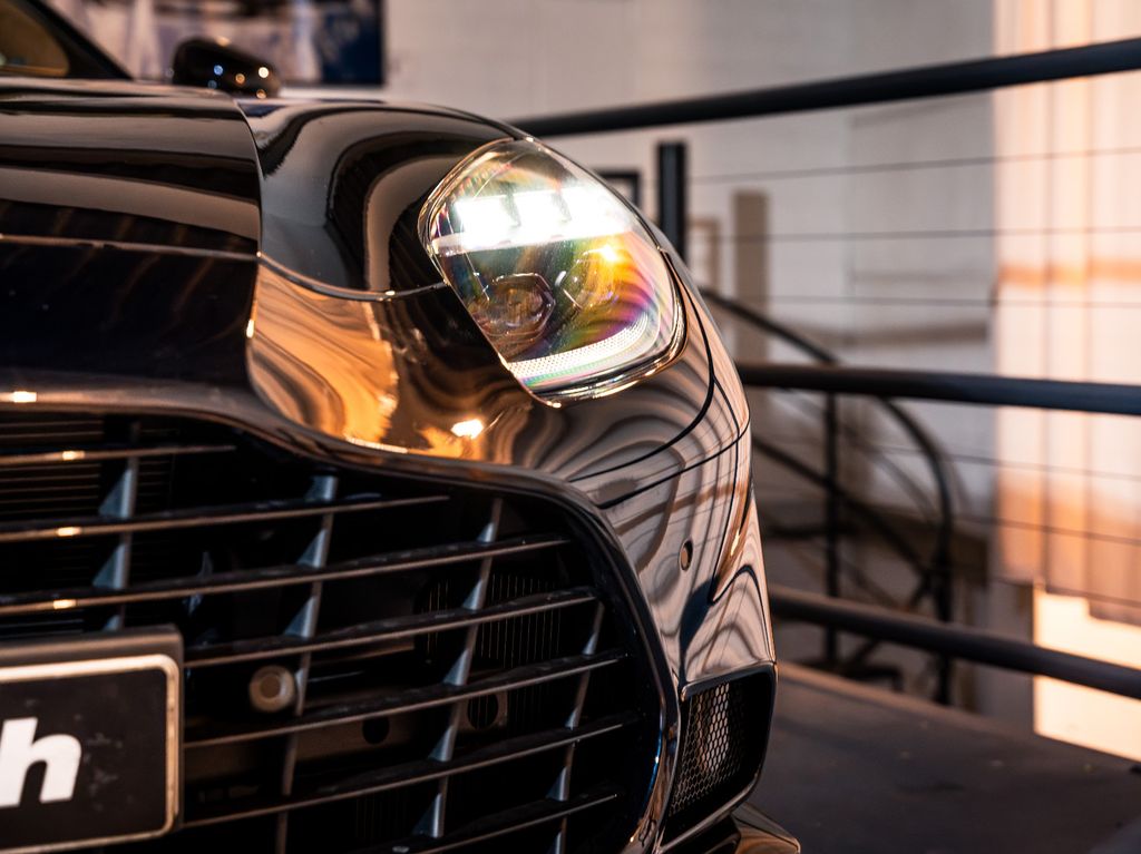 Aston Martin Vanquish 2025