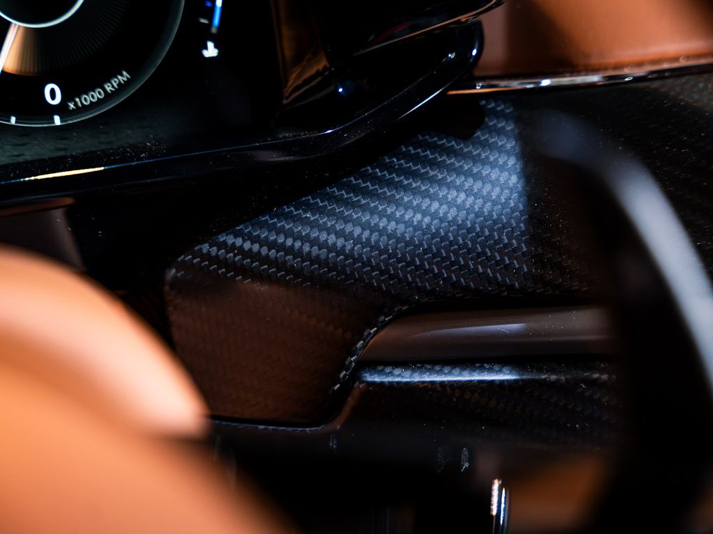 Aston Martin Vanquish 2025