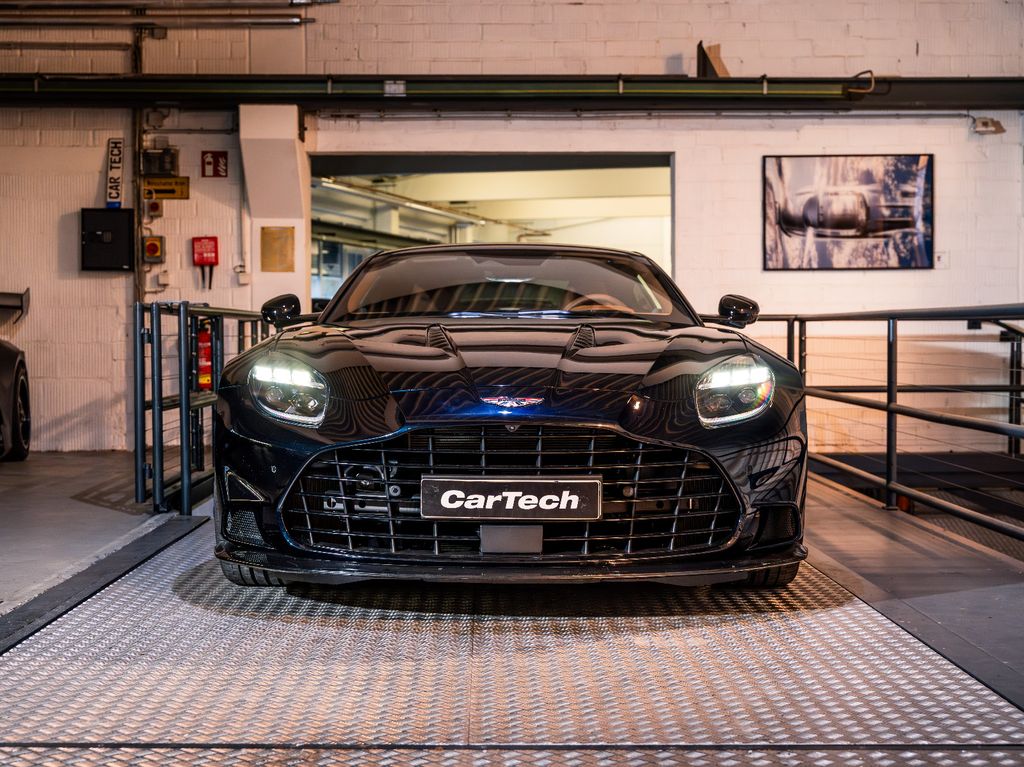 Aston Martin Vanquish 2025