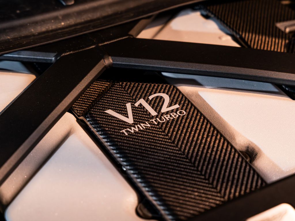 Aston Martin Vanquish 2025