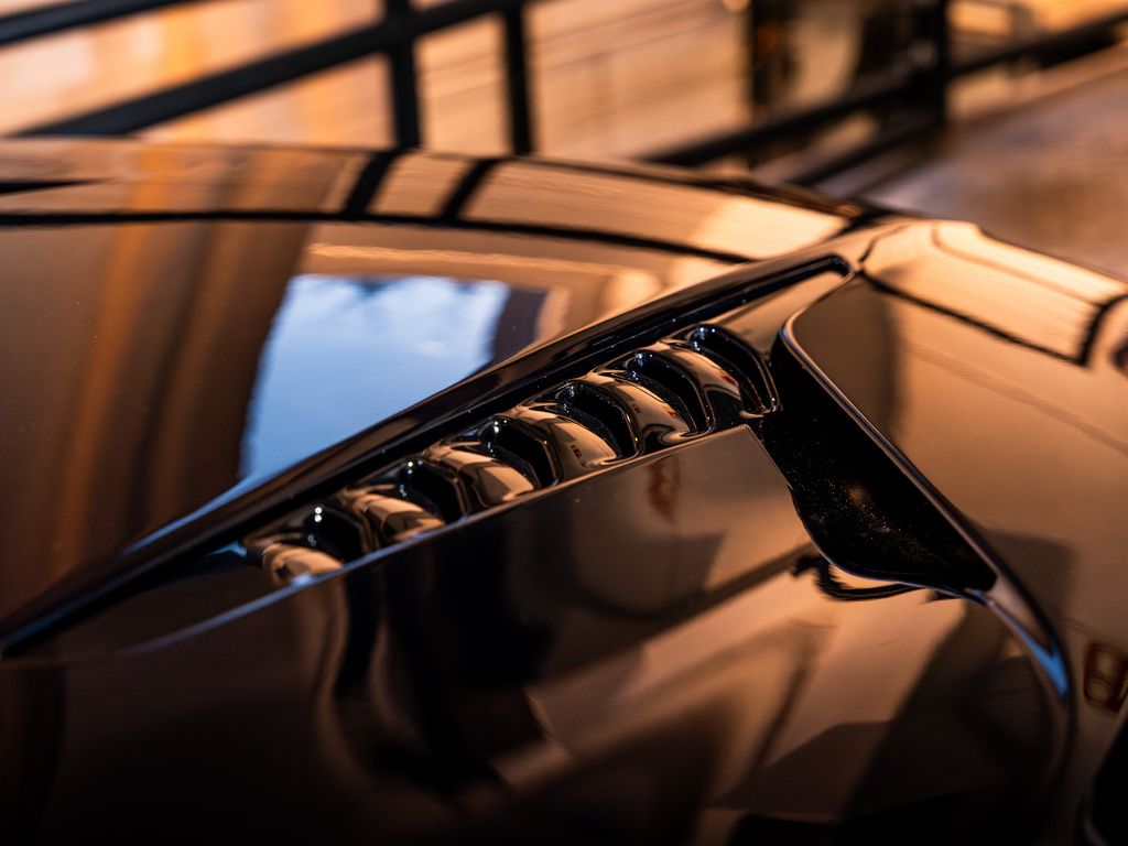 Aston Martin Vanquish 2025