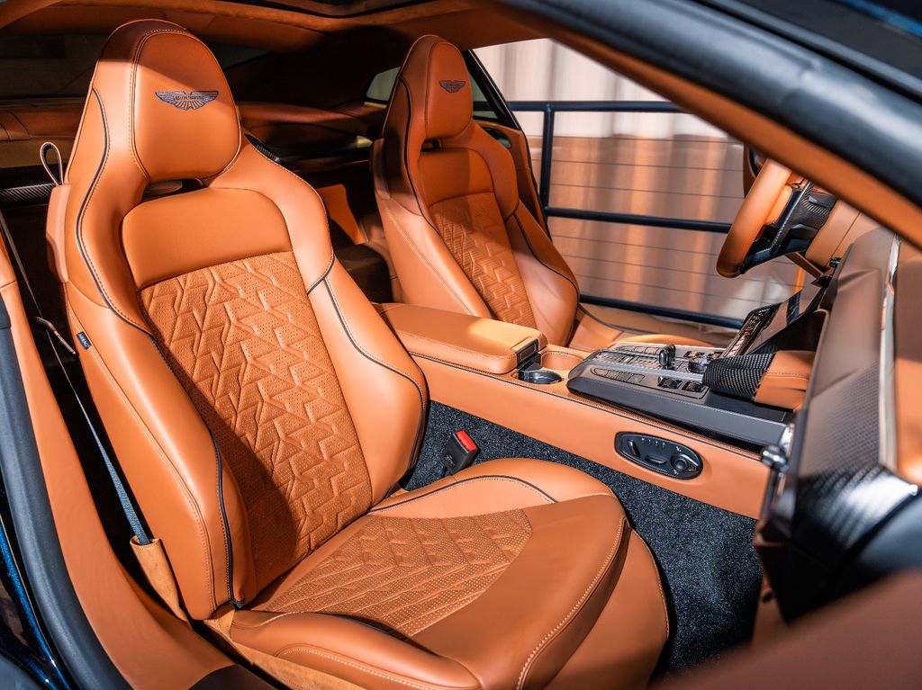 Aston Martin Vanquish 2025