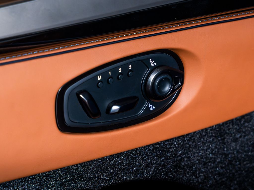 Aston Martin Vanquish 2025