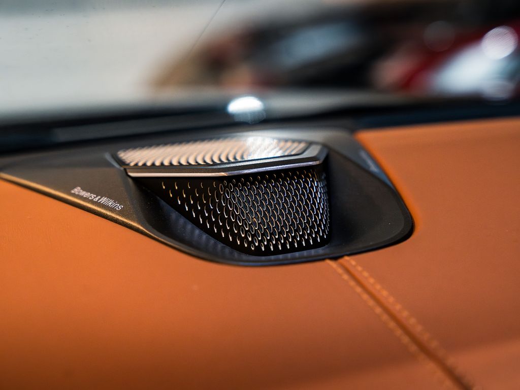 Aston Martin Vanquish 2025