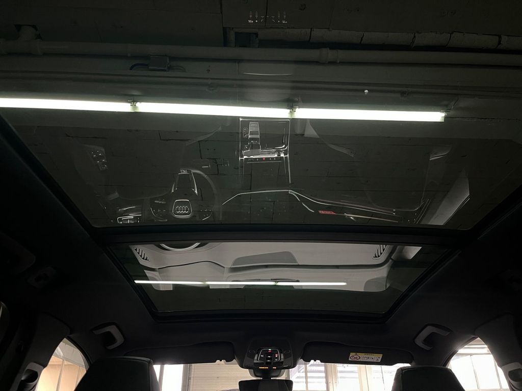 Audi SQ7 2023
