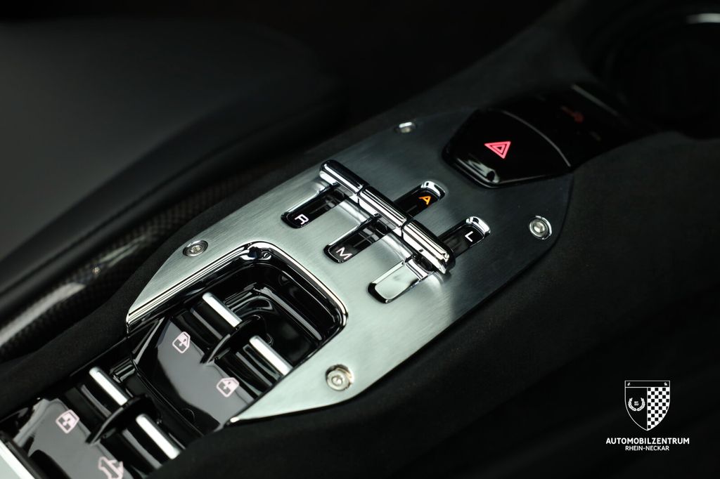 Ferrari 296 GTS 2024