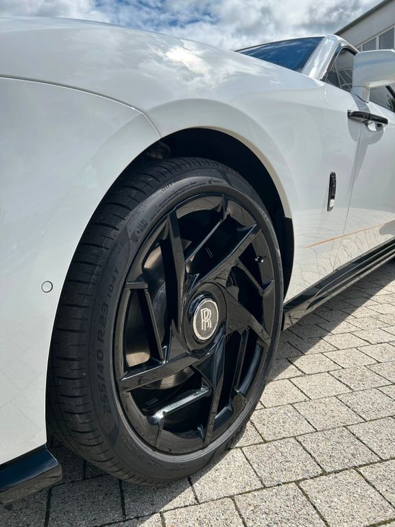 Rolls-Royce Spectre 2025