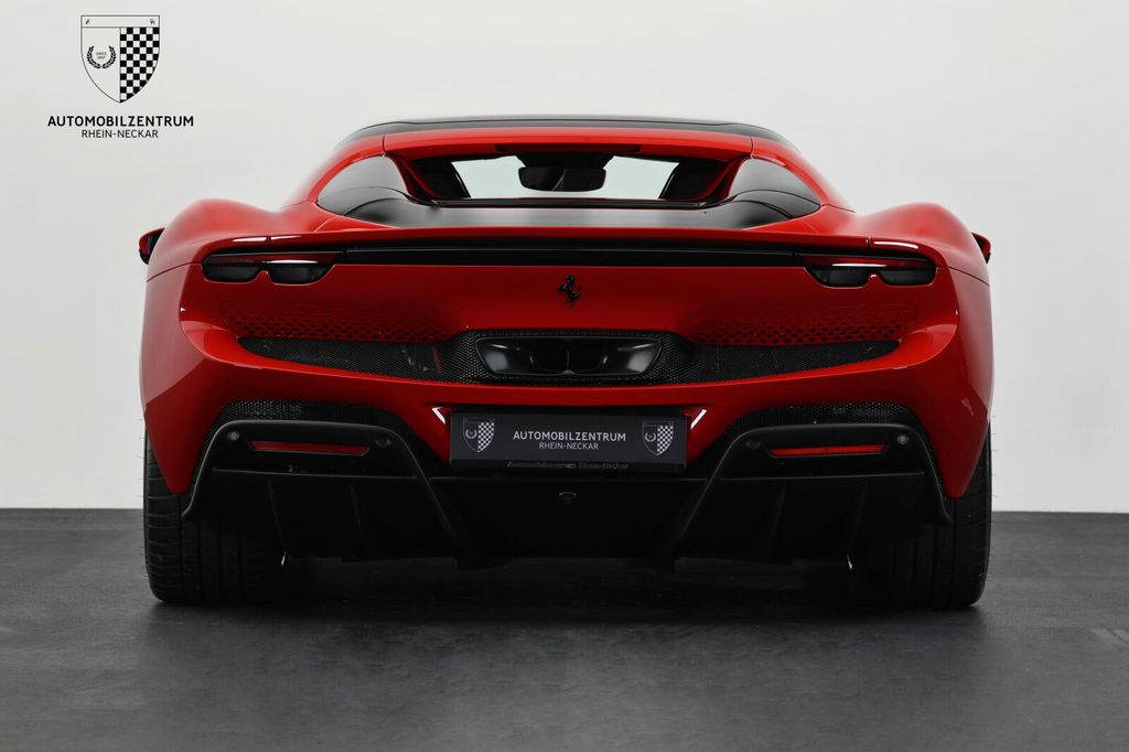 Ferrari 296 GTS 2024