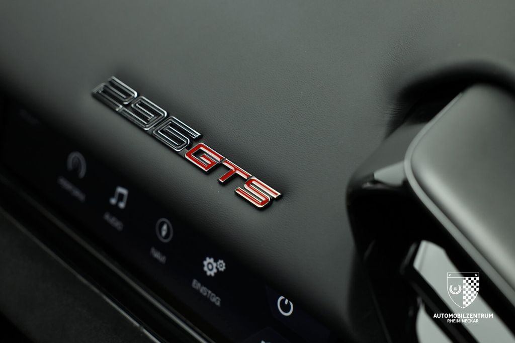 Ferrari 296 GTS 2024