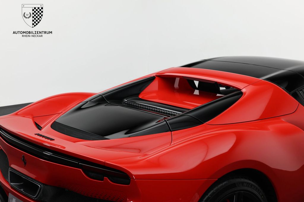 Ferrari 296 GTS 2024