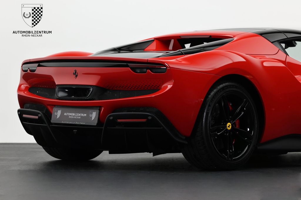 Ferrari 296 GTS 2024