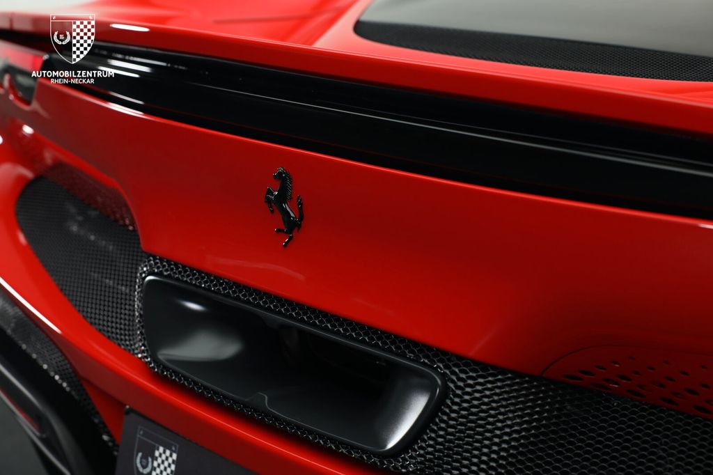 Ferrari 296 GTS 2024