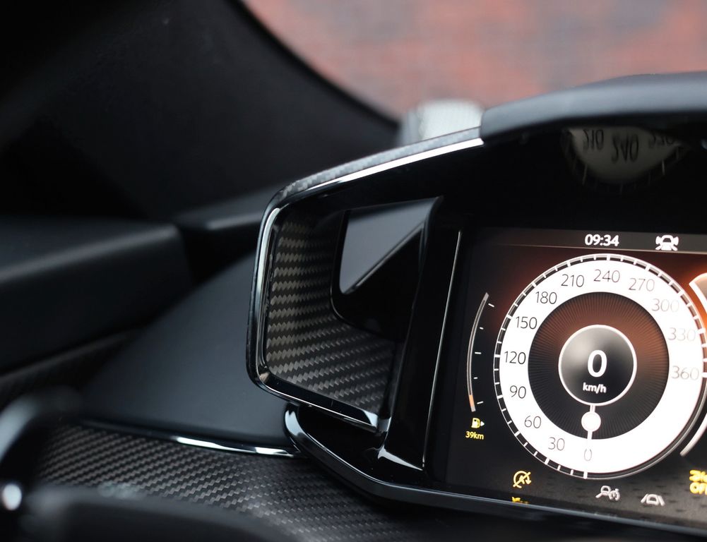 Aston Martin Vanquish 2024