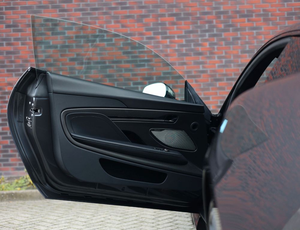 Aston Martin Vanquish 2024