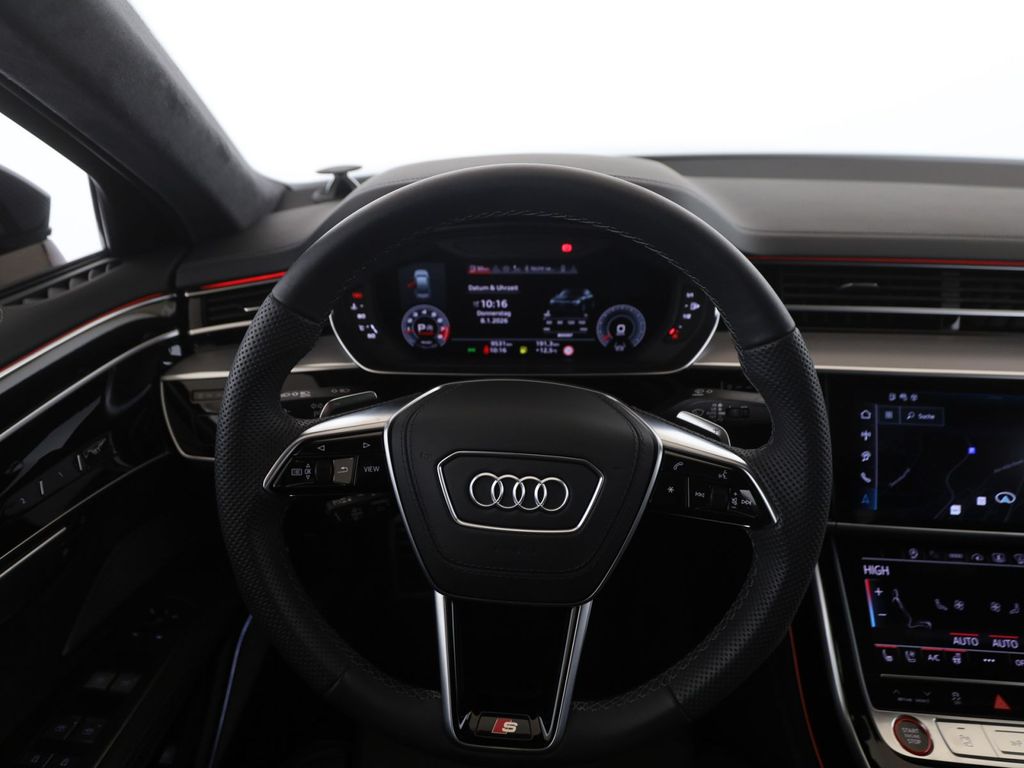 Audi S8 2025