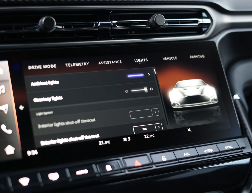 Aston Martin Vanquish 2024