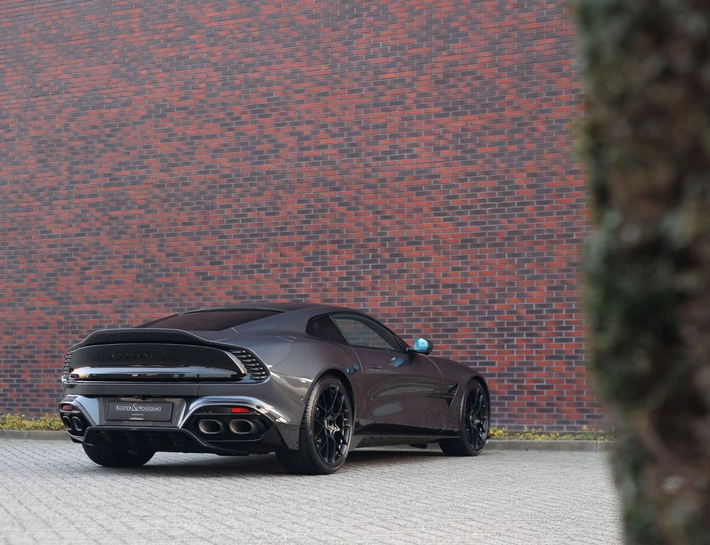 Aston Martin Vanquish 2024