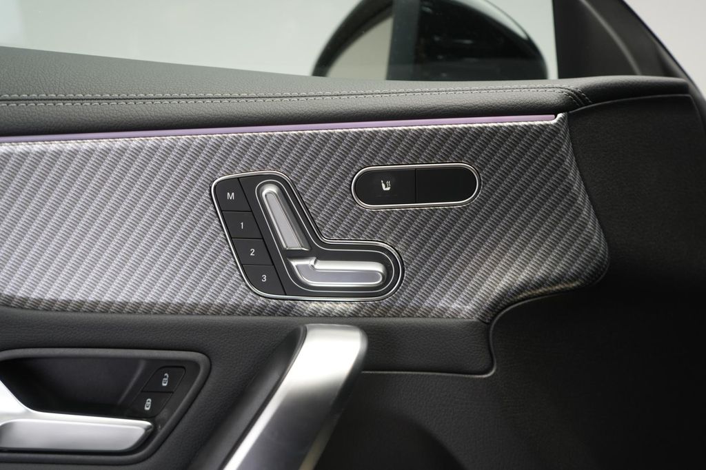 Mercedes-Benz CLA 200 2025