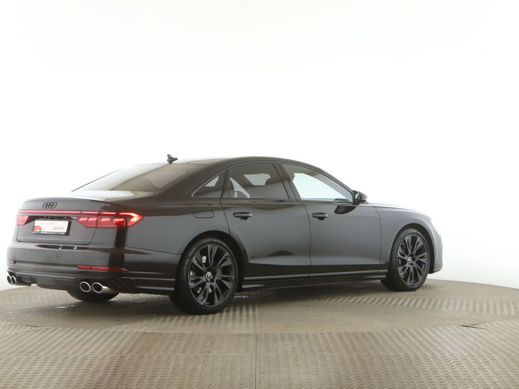 Audi S8 2025