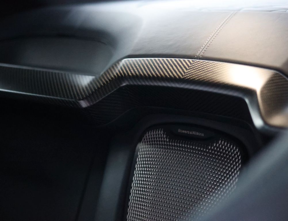 Aston Martin Vanquish 2024