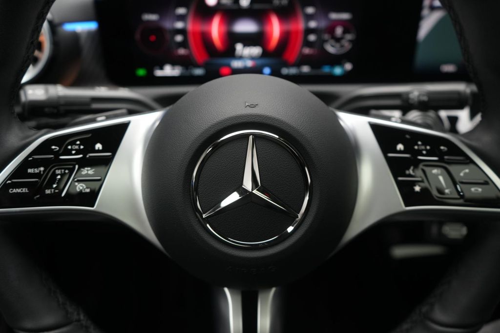 Mercedes-Benz CLA 200 2025