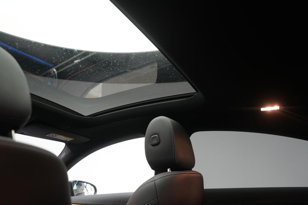 Mercedes-Benz CLA 200 2025
