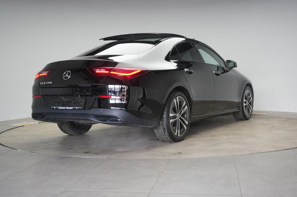 Mercedes-Benz CLA 200 2025