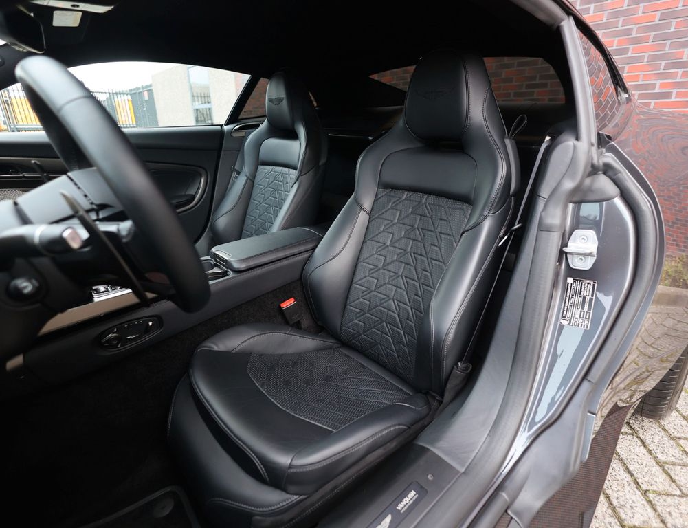 Aston Martin Vanquish 2024