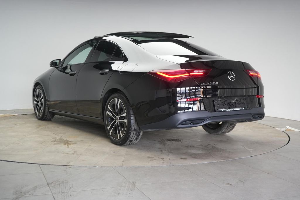 Mercedes-Benz CLA 200 2025