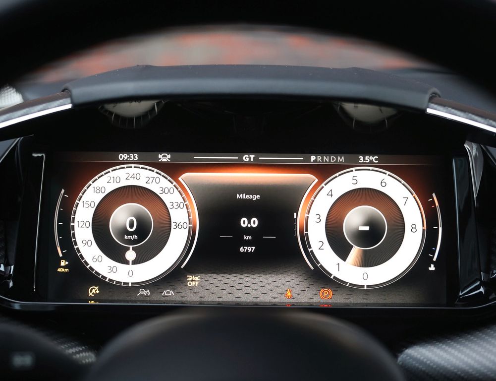 Aston Martin Vanquish 2024