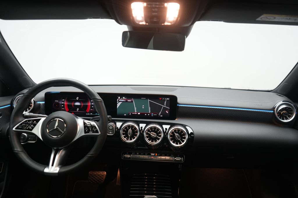 Mercedes-Benz CLA 200 2025