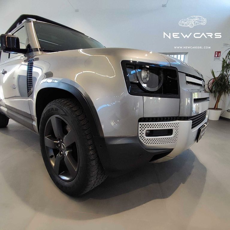 Land Rover Defender 2021