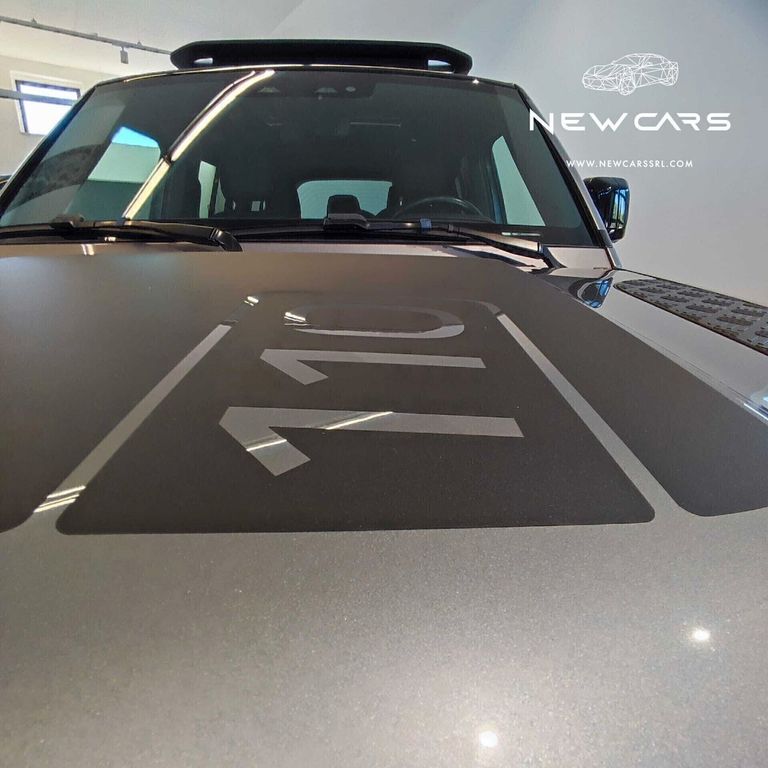 Land Rover Defender 2021