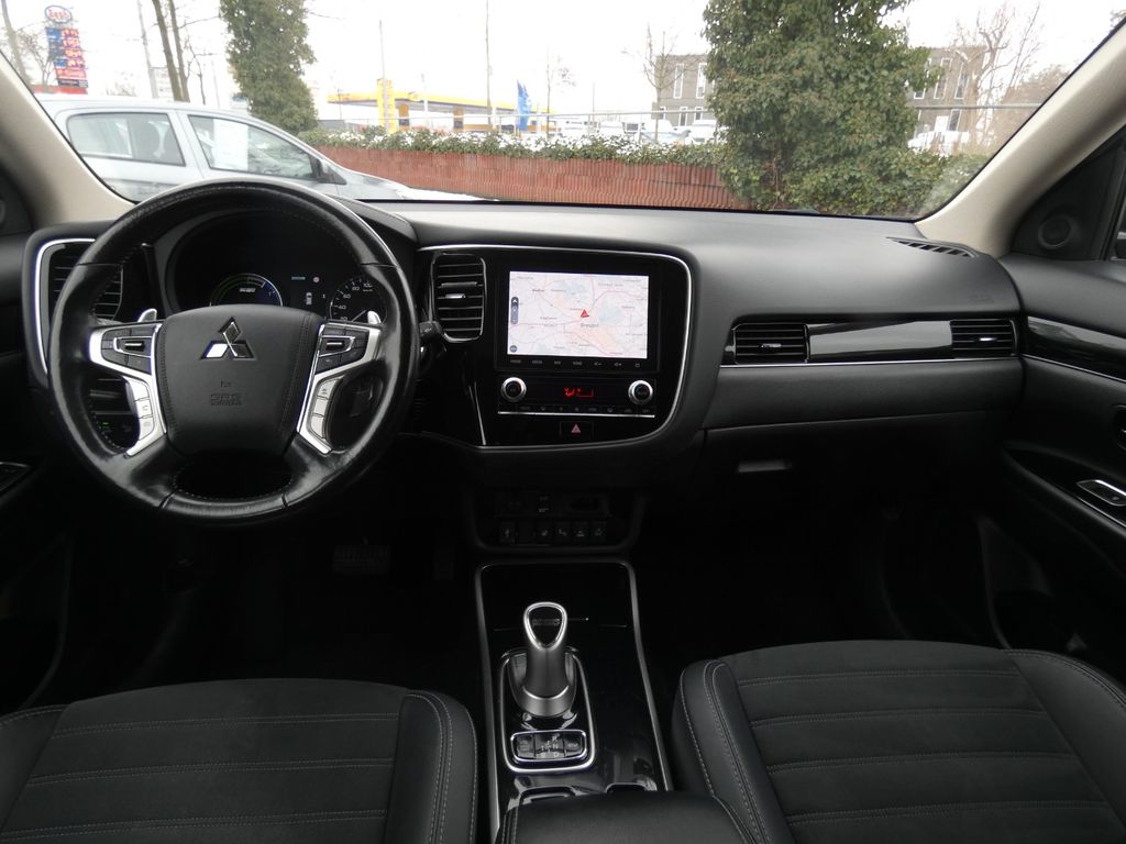 Mitsubishi Outlander 2021