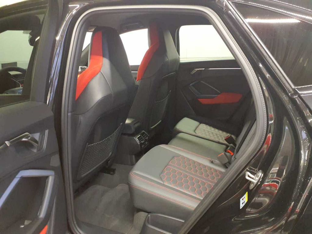 Audi RSQ3 2023