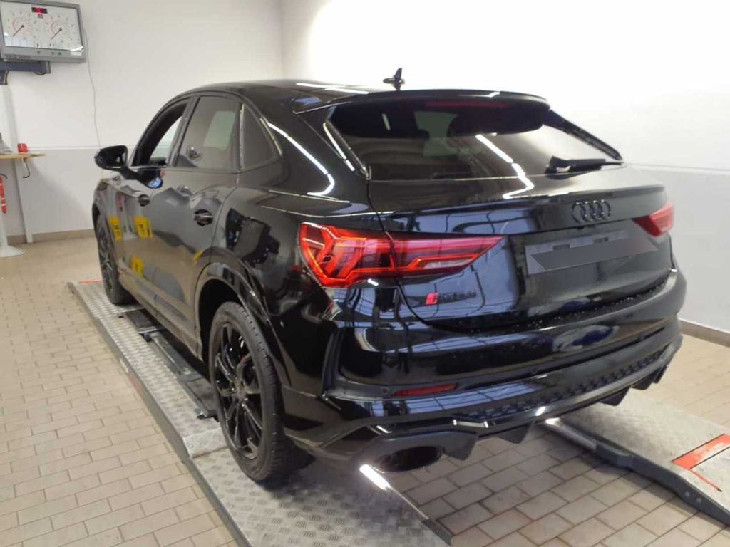 Audi RSQ3 2023