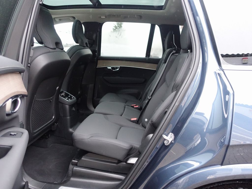 Volvo XC90 2025