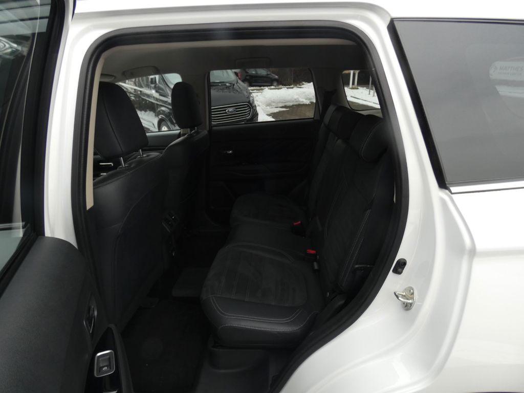 Mitsubishi Outlander 2021