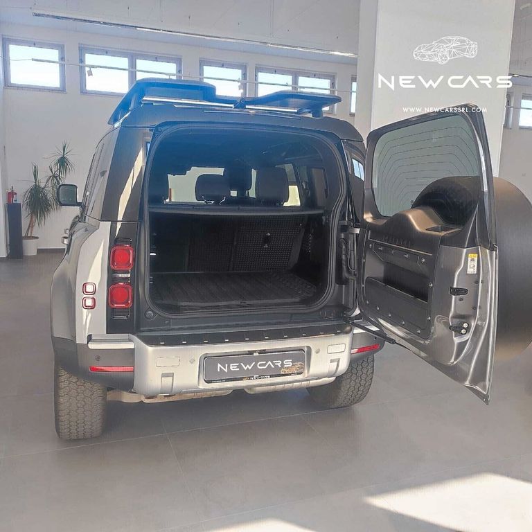 Land Rover Defender 2021