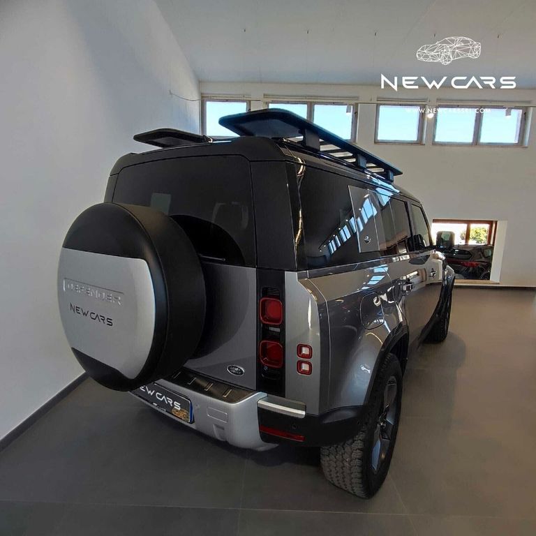 Land Rover Defender 2021