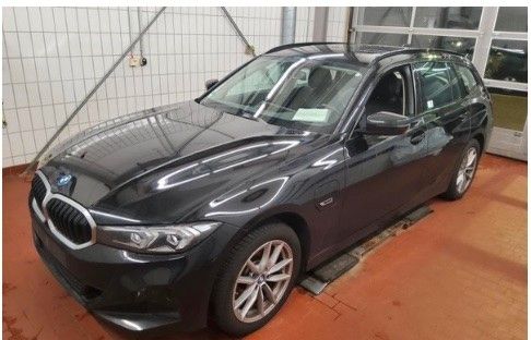 BMW 330 2022