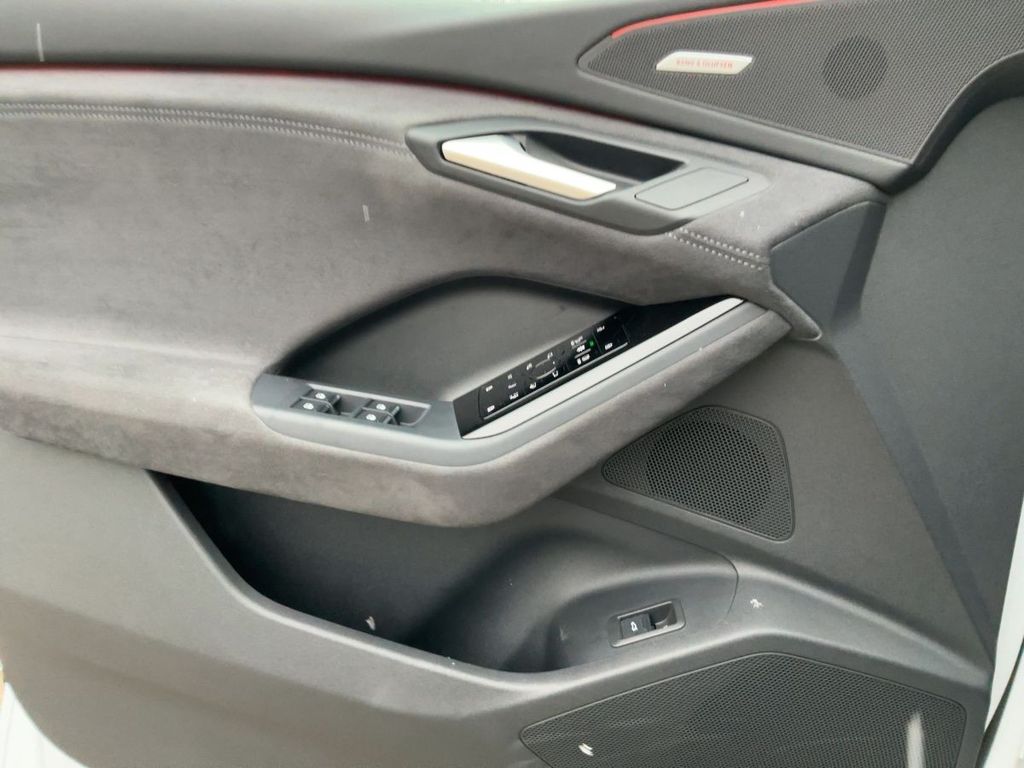 Audi SQ6 e-tron 2025