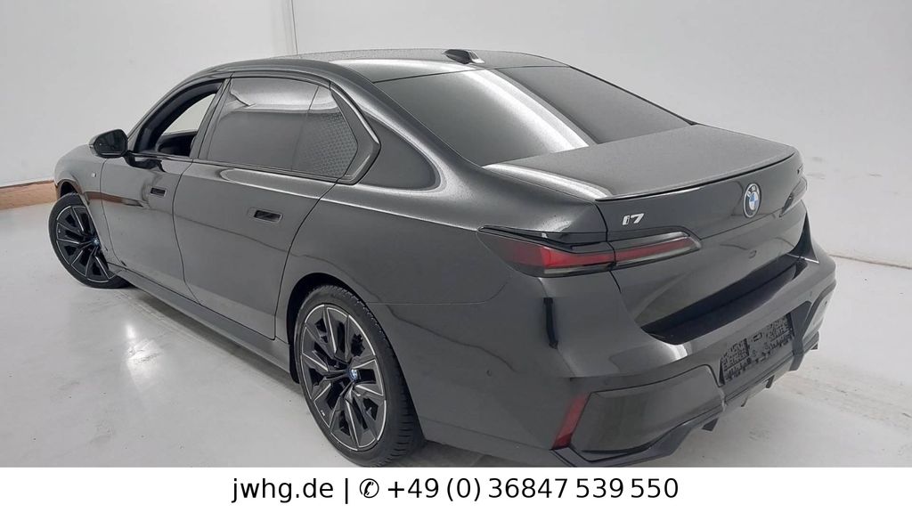 BMW i7 2023