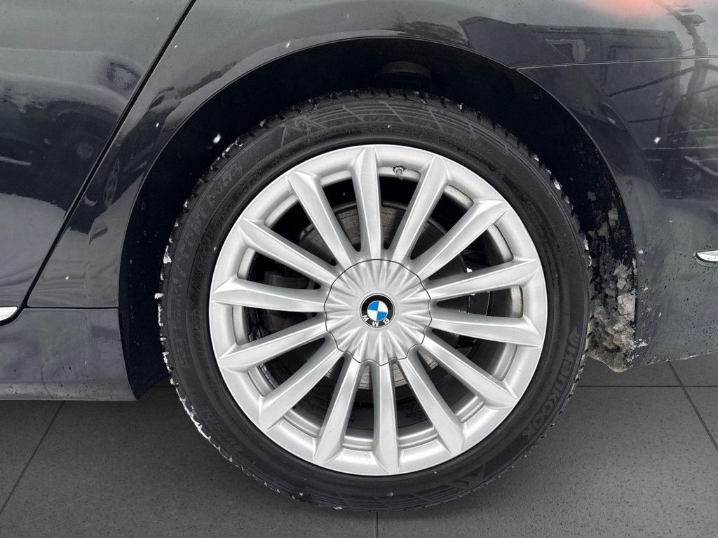 BMW 730 2021