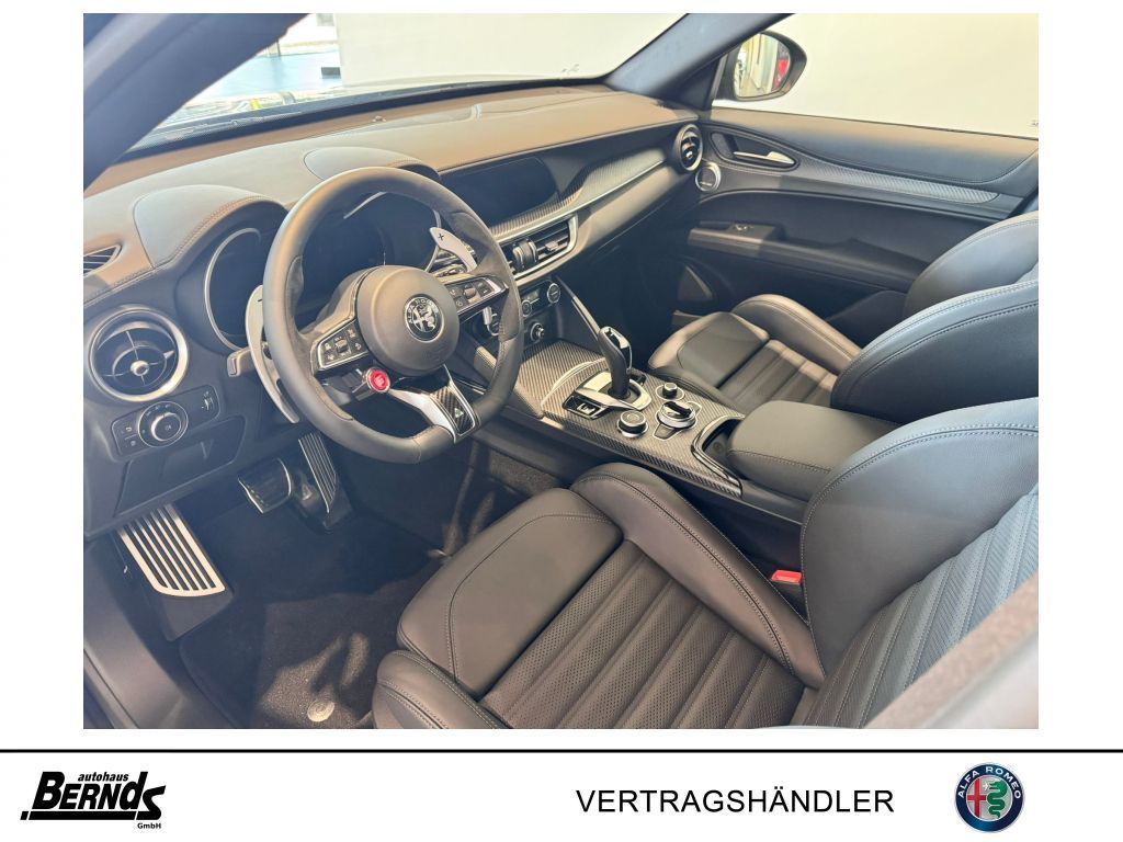 Alfa Romeo Stelvio 2025