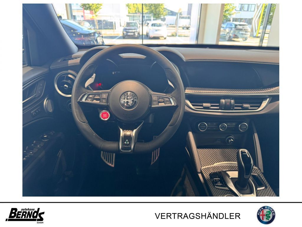 Alfa Romeo Stelvio 2025