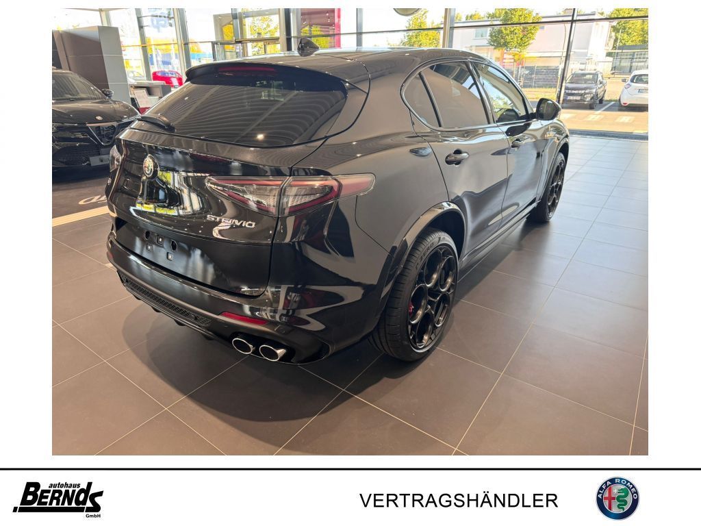 Alfa Romeo Stelvio 2025