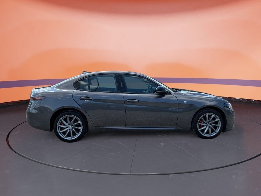 Alfa Romeo Giulia 2024